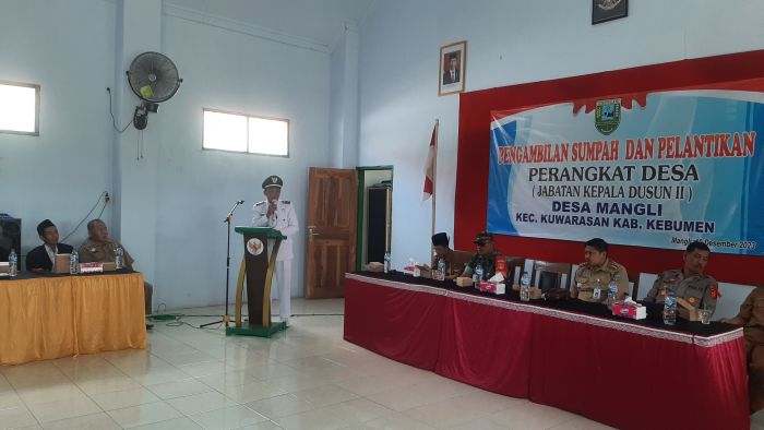Pengambilan Sumpah dan Pelantikan Perangkat Desa Jabatan kepala Dusun II 02